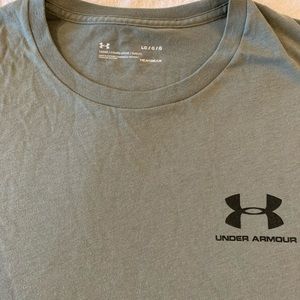 Large Under Armour Cotton Blend T-Shirt